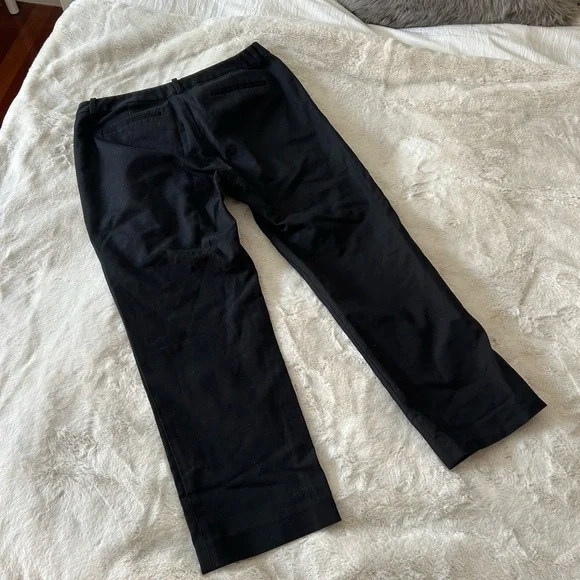 Black Low Rise Capris - Picture 8 of 9